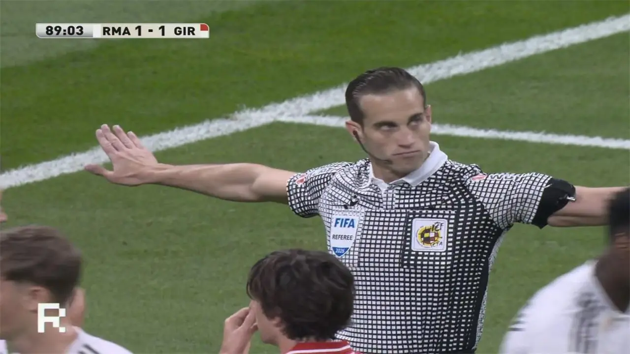 قناة ريال مدريد تهاجم التحكيم بعد التعادل مع جيرونا: فضيحة في دوري نيجريرا